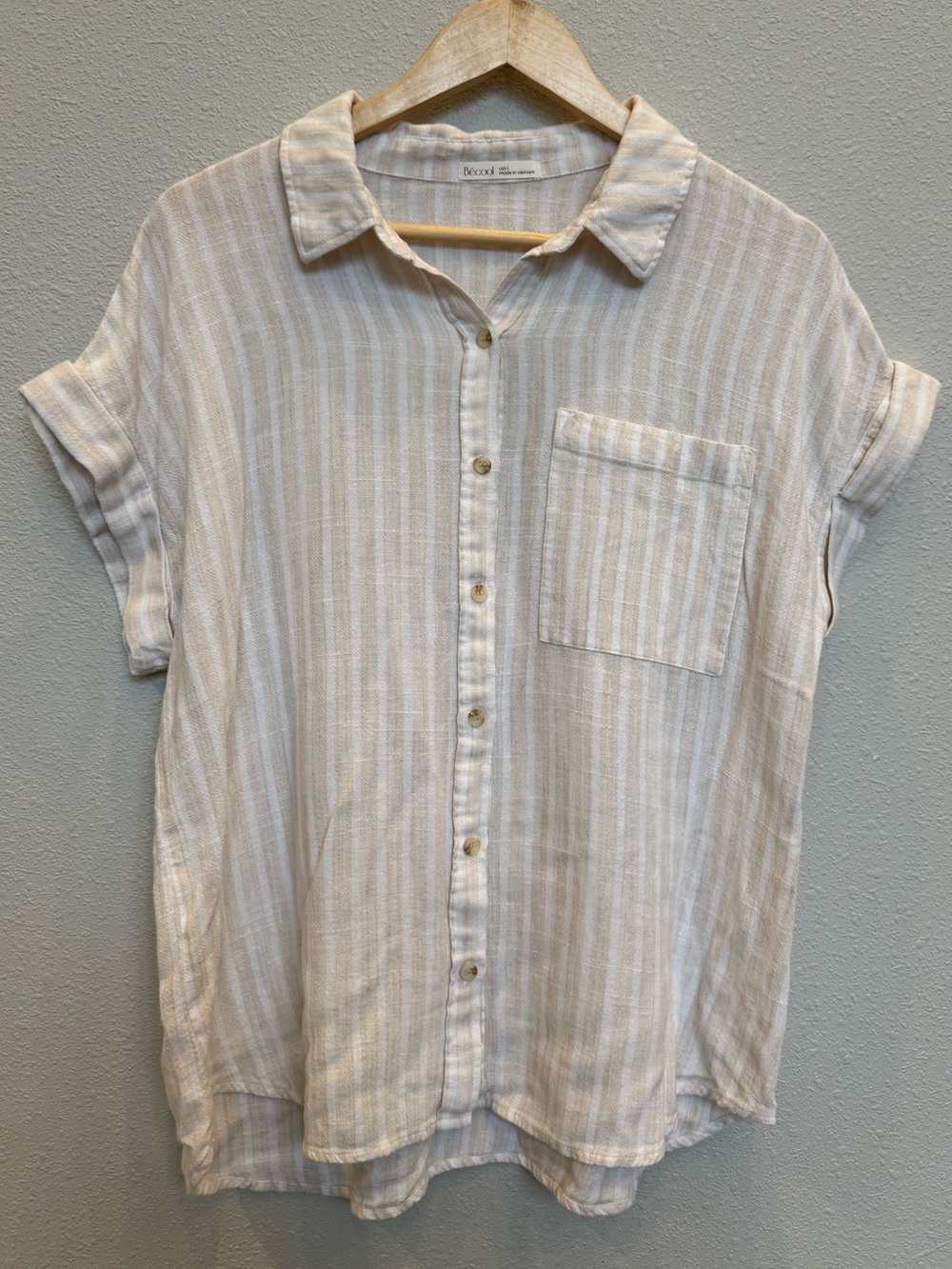 BE COOL Women's Short-Sleeve Button-Down Shirt - Cream Stripes